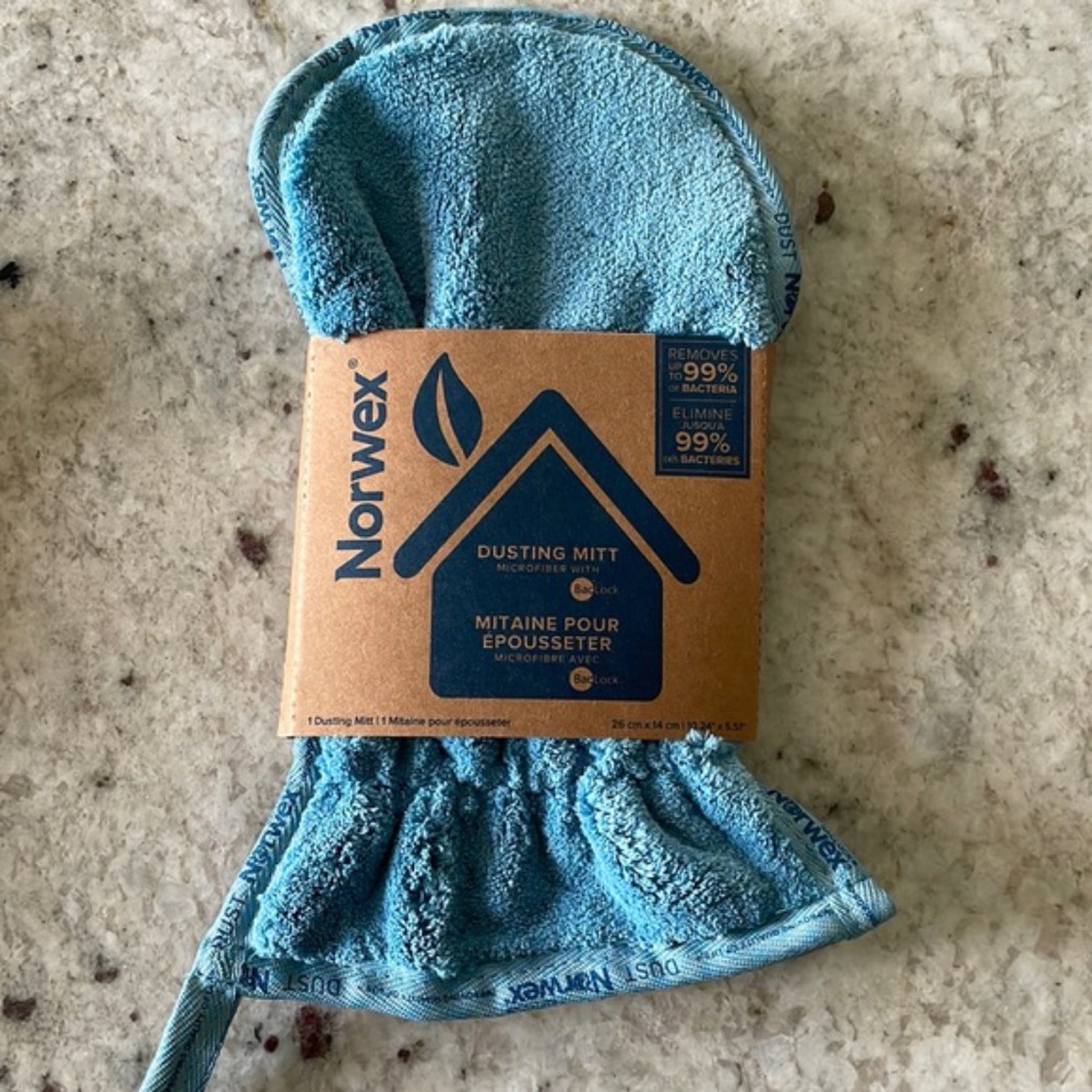 New in Package Norwex Dusting Mitt Blue
